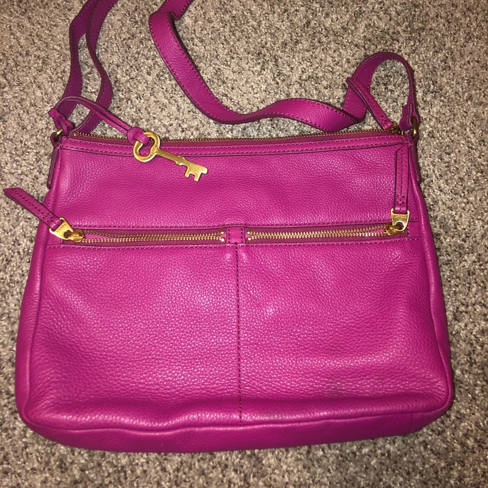 Fossil- Magenta leather crossbody